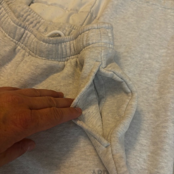 Aritzia Cozy Sweatfleece Mega Straight™ Sweatpant Heather Chrome (gray) - Picture 9 of 15